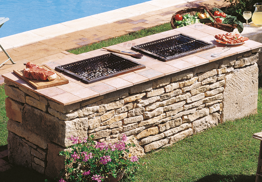 Comment construire un barbecue en briques dans son jardin